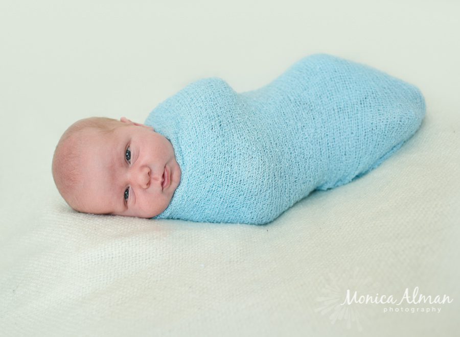 Bethesda-Photographer-wide-awake-baby