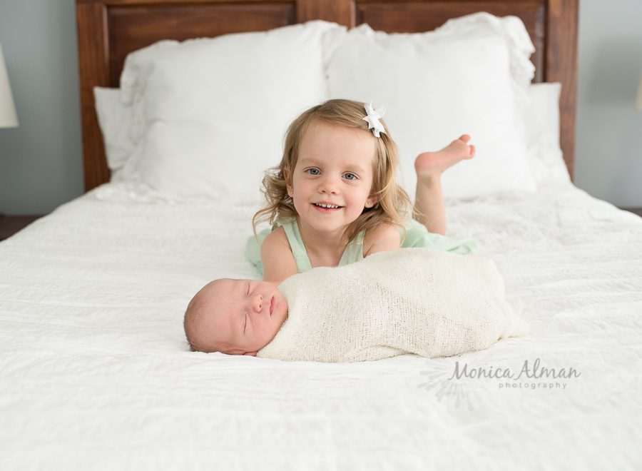 Potomac-Newborn-Photos-big-sister