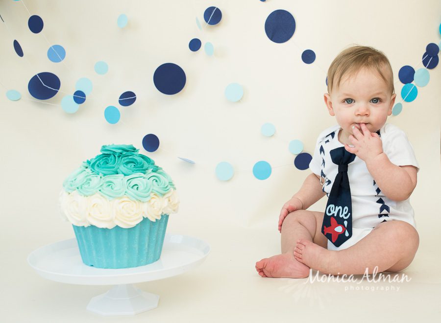 Cake Smash Session First Taste Photo