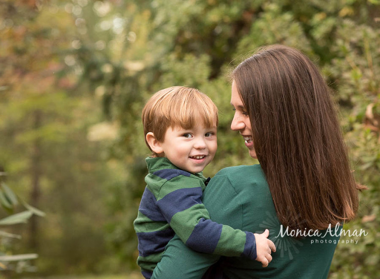 Two-year-old-session-happy-with-mom-photo