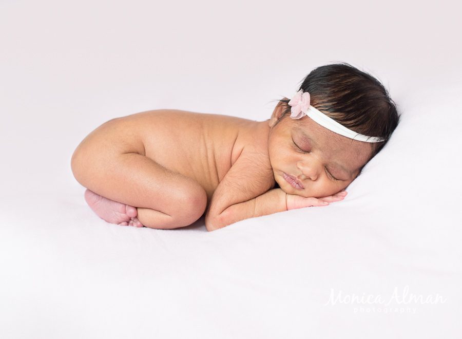 Bethesda-Newborn-Photographer-baby-curled-up-photo