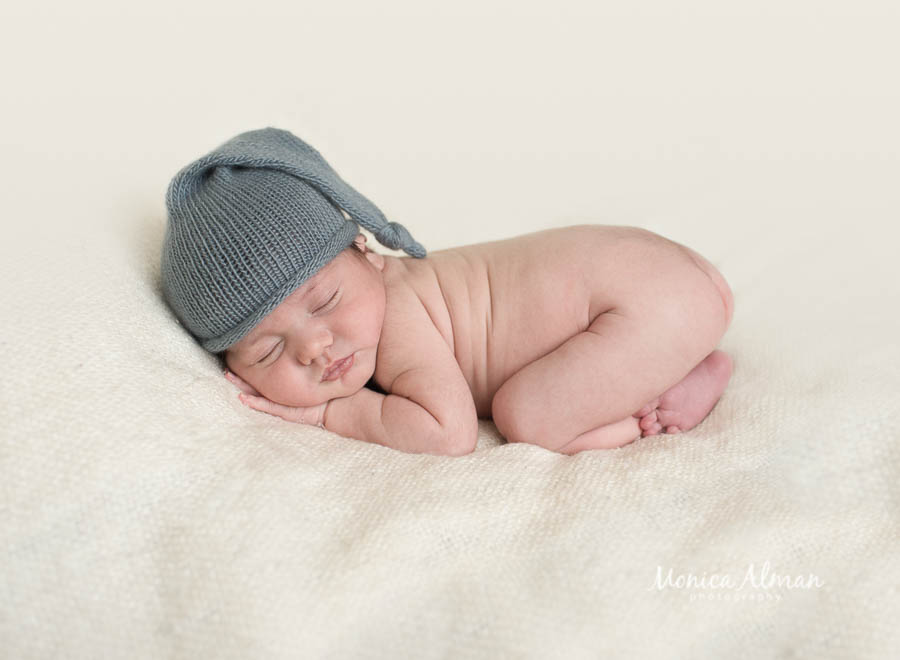 Gaithersburg Baby Photographer Newborn in a Hat Photo