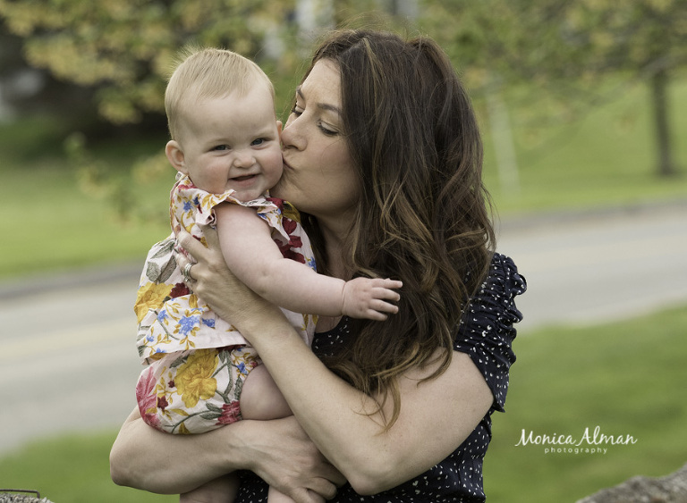 Rockville Family Photographer mom kissing baby