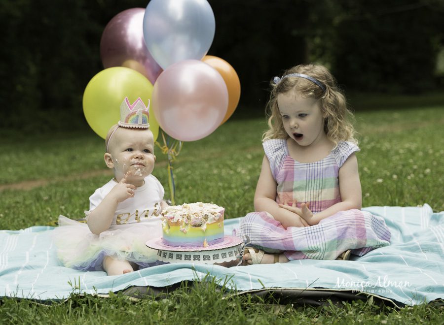 outdoor cake smash sibling photo