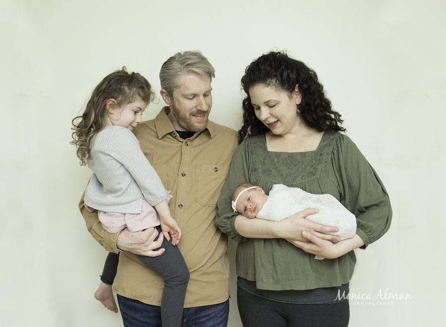 newborn lifestyle family images