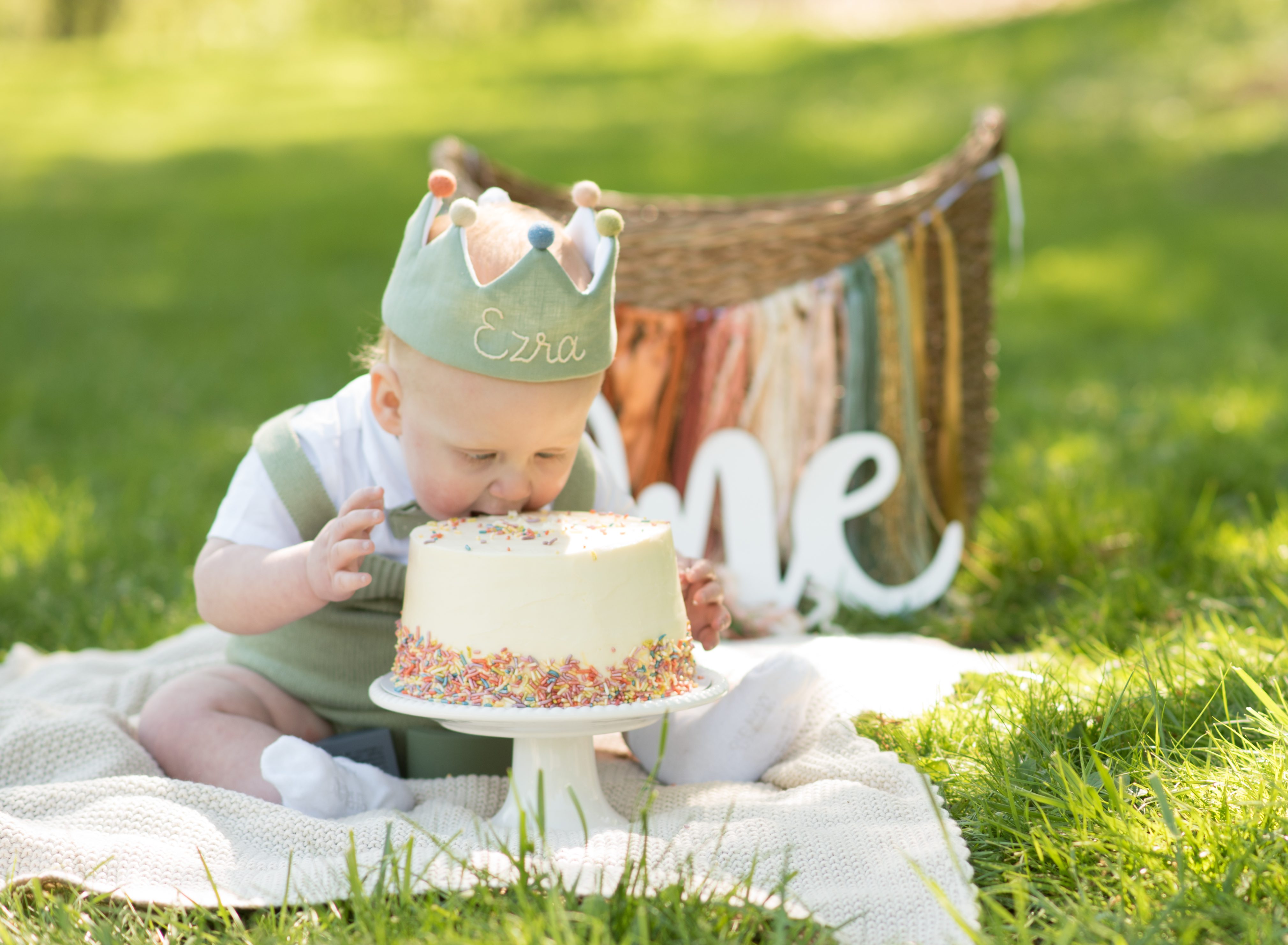 cake smash birthday boy