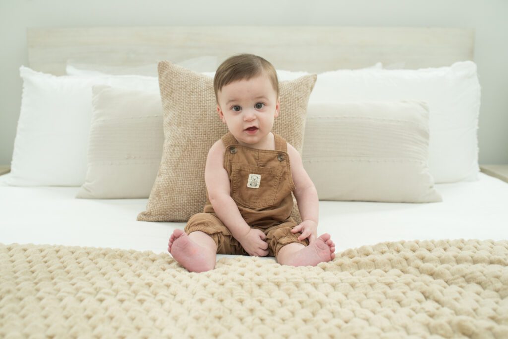 6 month old sitting up in photos